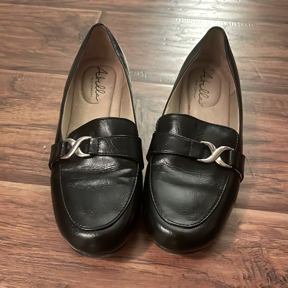 Cute black dress shoes!